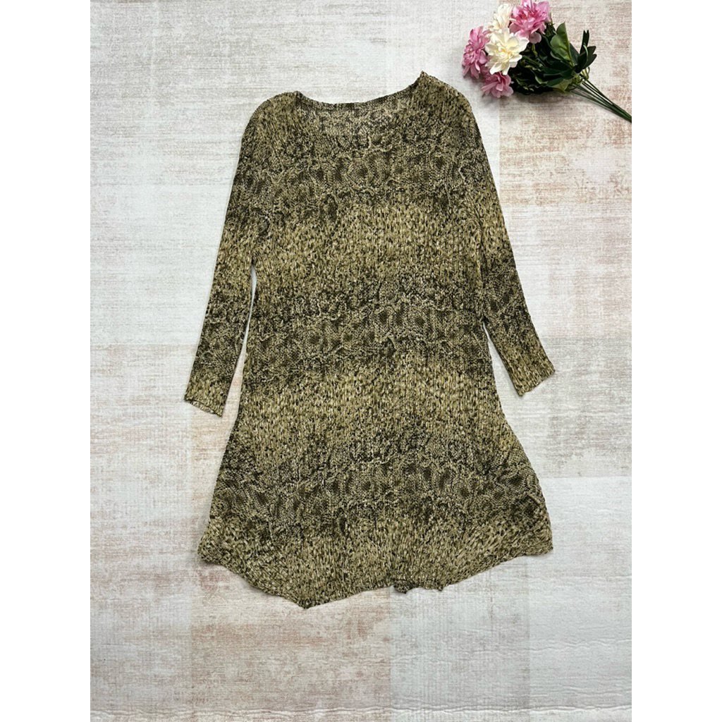 Pleatsme Vintage Abstract Longline Top