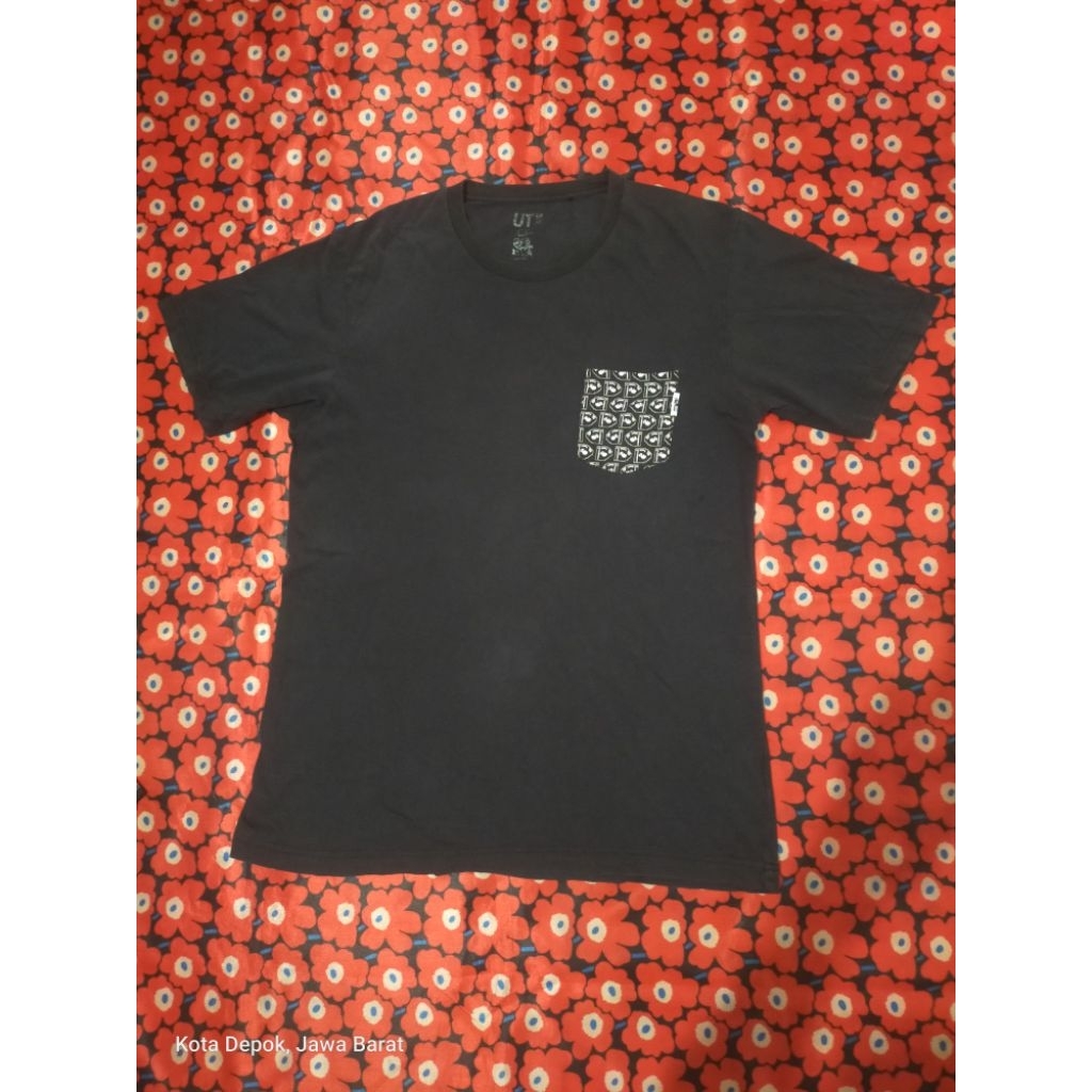 T-shirt Uniqlo Colab Berkantong
