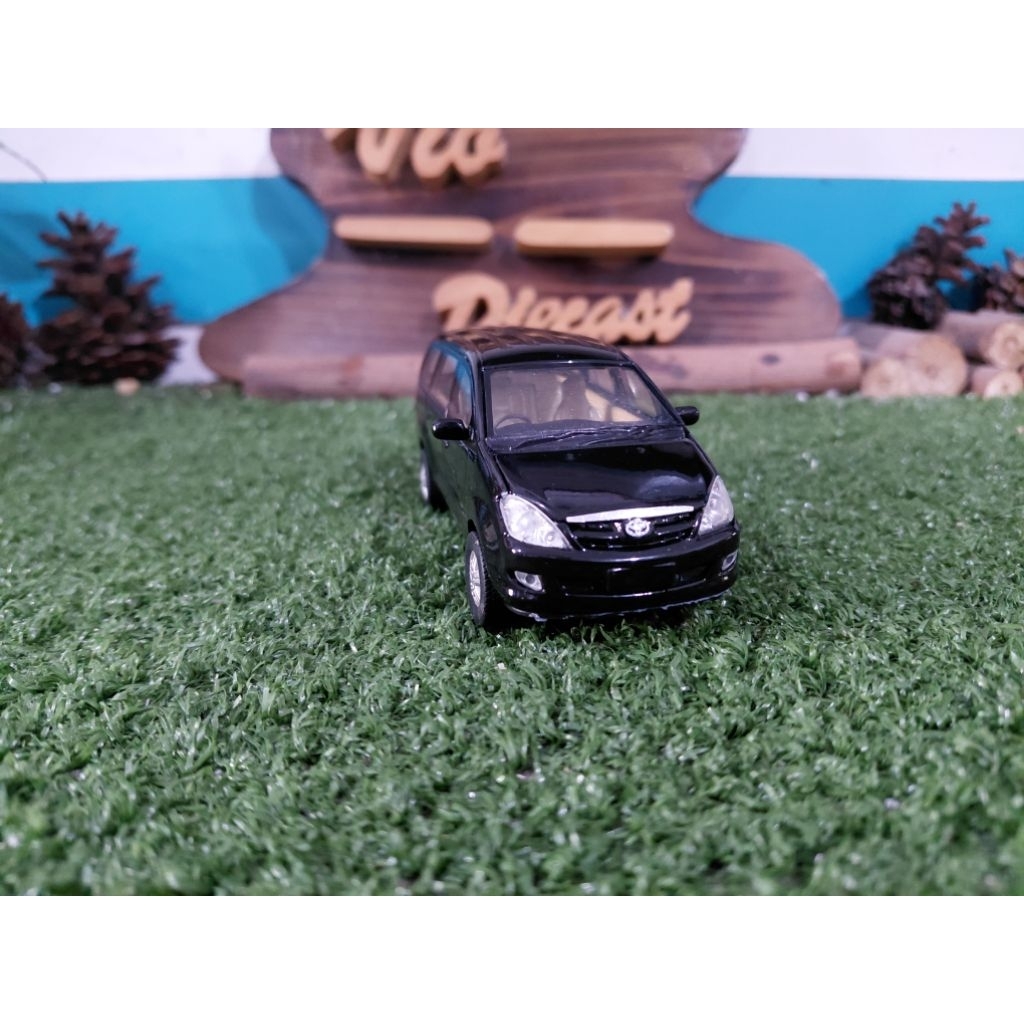 Diecast Miniatur Toyota Kijang Innova old skala 1:43