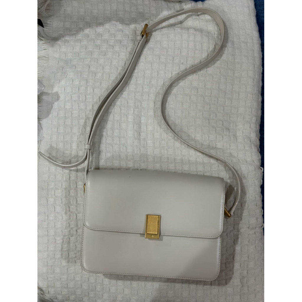 [good condition - preloved] DeMaker Box Bag Off-White
