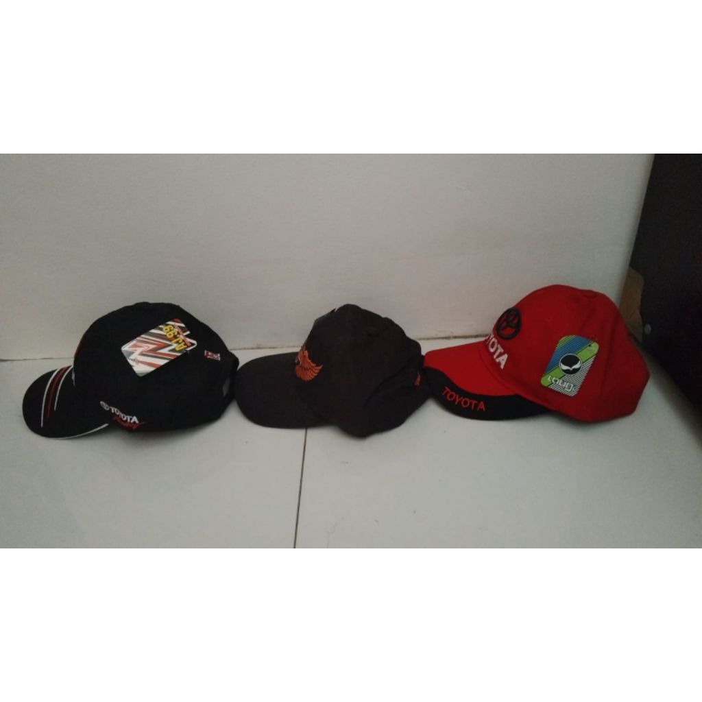 Topi otomotif