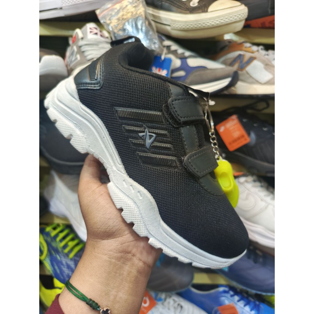 Sepatu Sekolah Anak Hitam Putih Pro ATT MCL 670 V