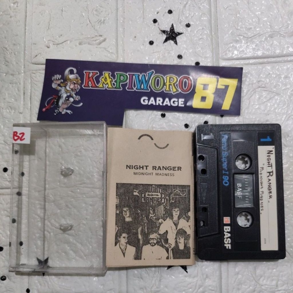 KASET PITA,,,NIGHT RANGER " MIDNIGHT MADNESS "