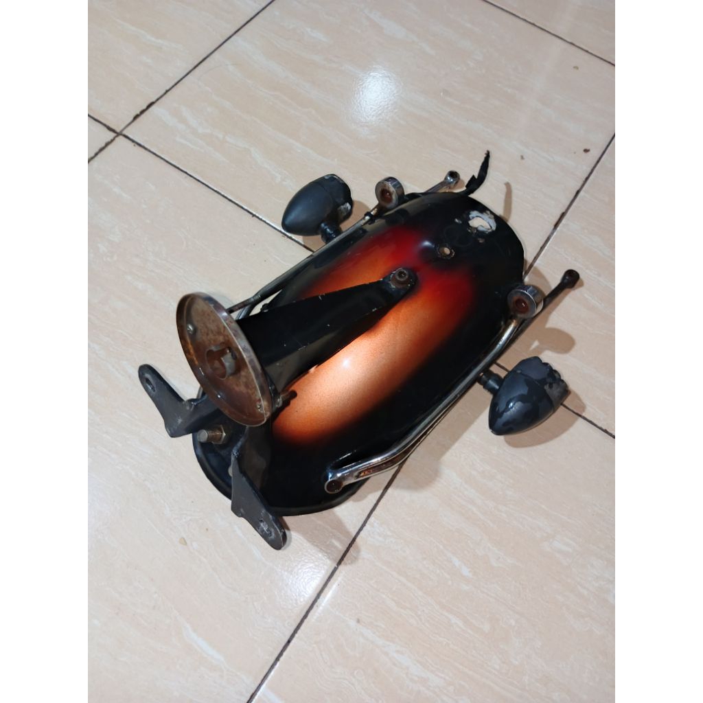 Spakbor motor custom japstyle, caferacer, flat tracker, scrambler, dan lain lain