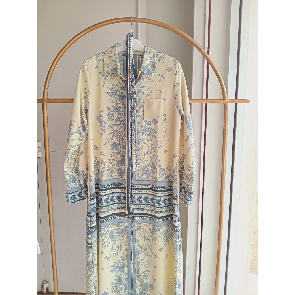 Gamis Putih Motif Bunga Simple