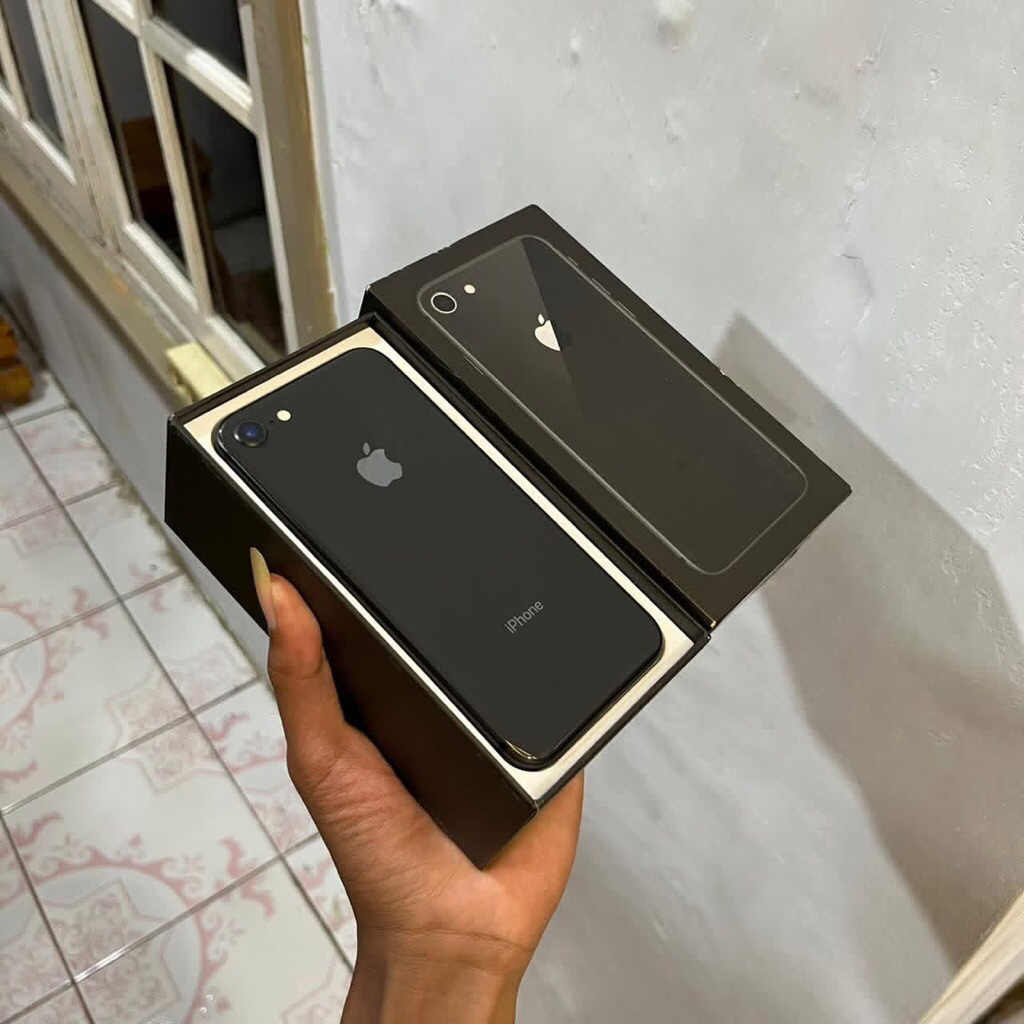 iPhone 8
