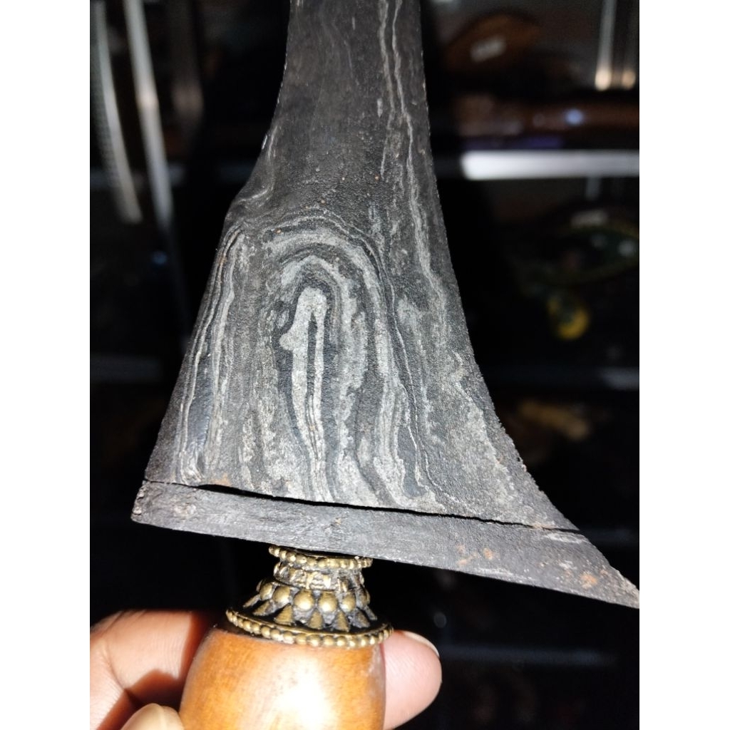 Keris Kebo Lajer/pamor batu Lapak