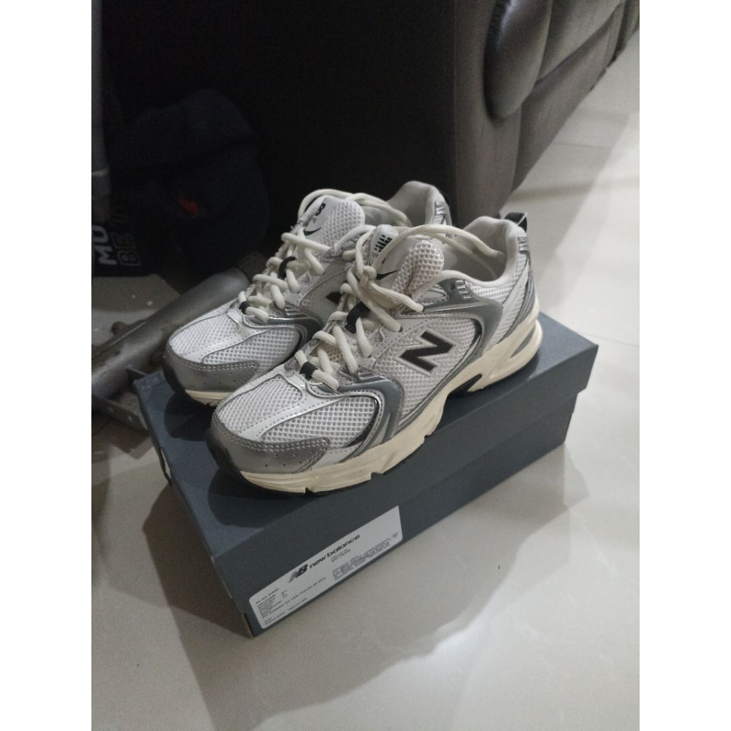 new balance 530 black silver 37