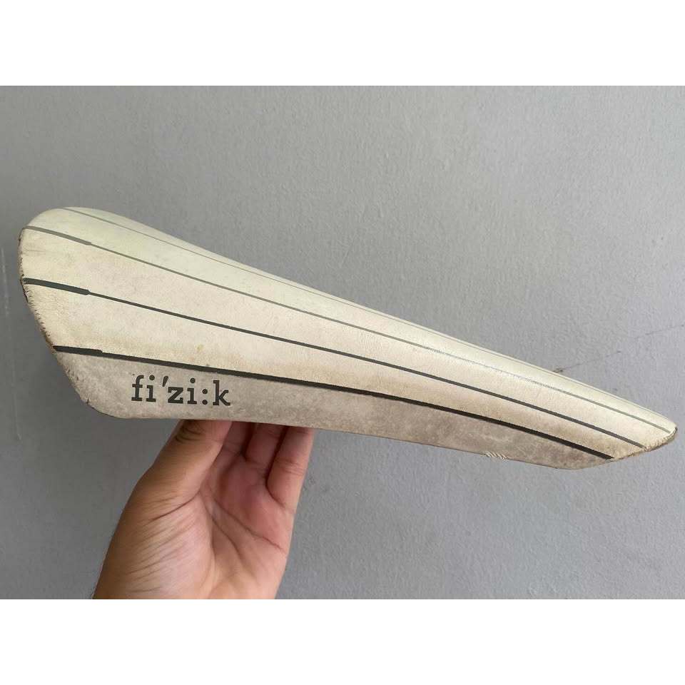 Saddle Fizik Volta R1 carbon