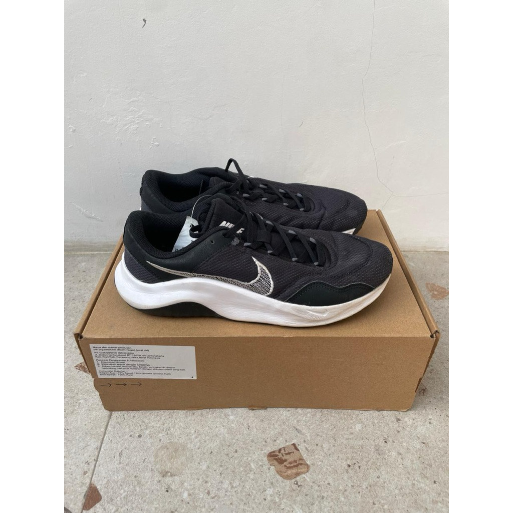 Nike Legend essential original