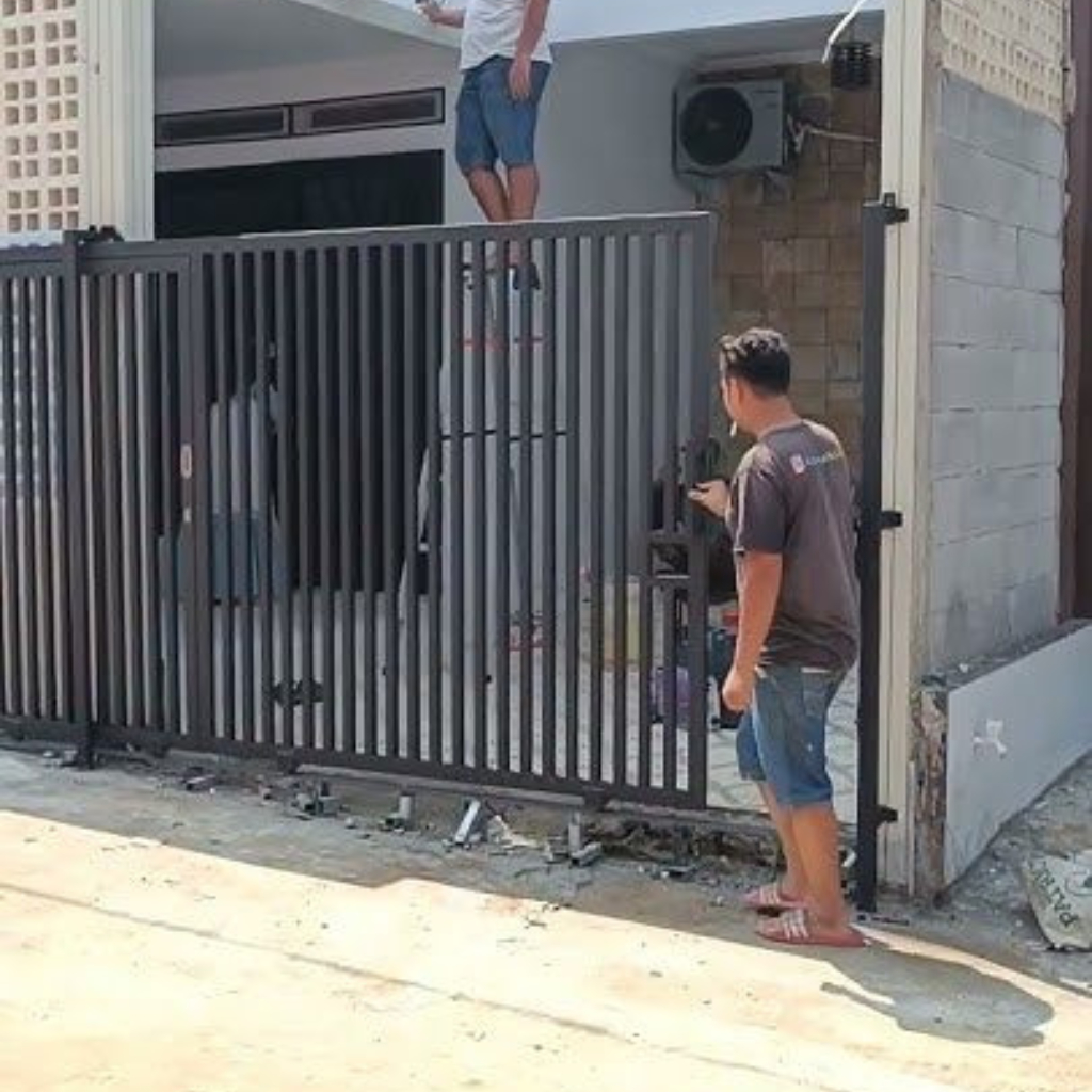Jasa Pembuatan Pagar Besi Hollow Minimalis Modern – Pagar Rumah Industrial Berkualitas & Bergaransi