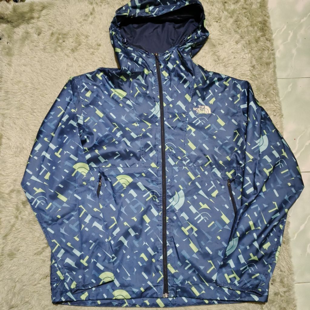 Jaket second original TNF size L limited edition