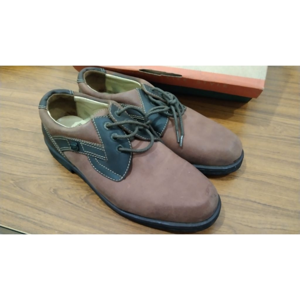 Sepatu Kulit Asli Pria Ukuran 43 Watchout