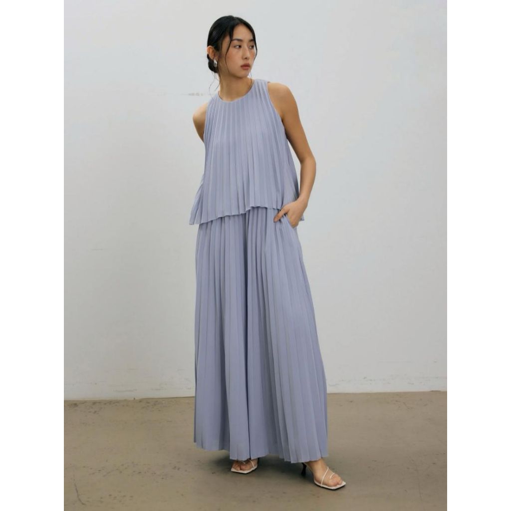 Love Bonito sunray pleated trapeze shell top periwinkle grey