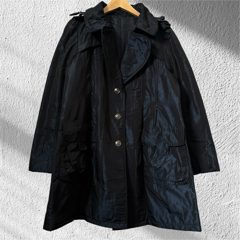 Preloved Jaket Navy Glossy by 105