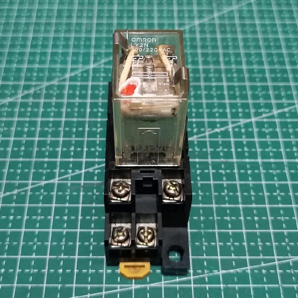 Relay OMRON LY2N 200-220Vac + Socket OMRON PTF08A 8 Pin Original Japan