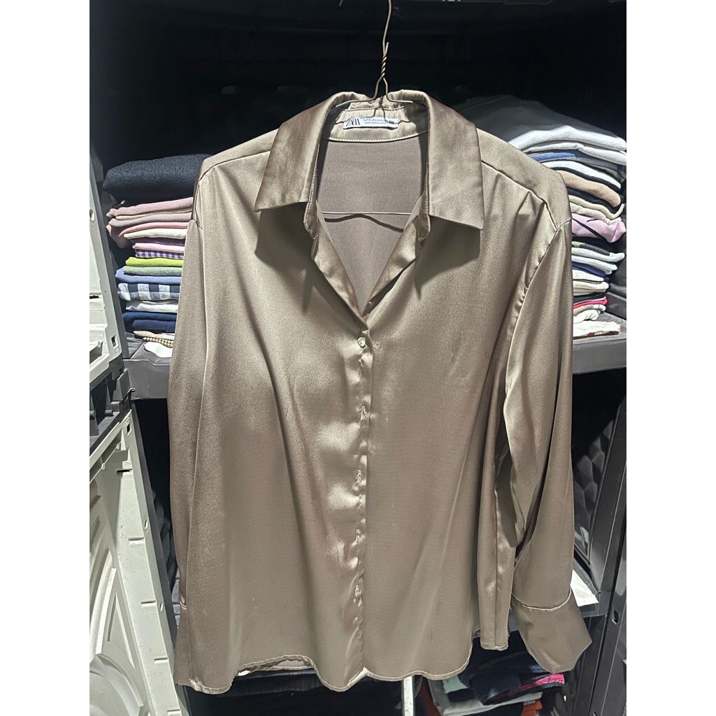 Kemeja satin silk ( Zara )