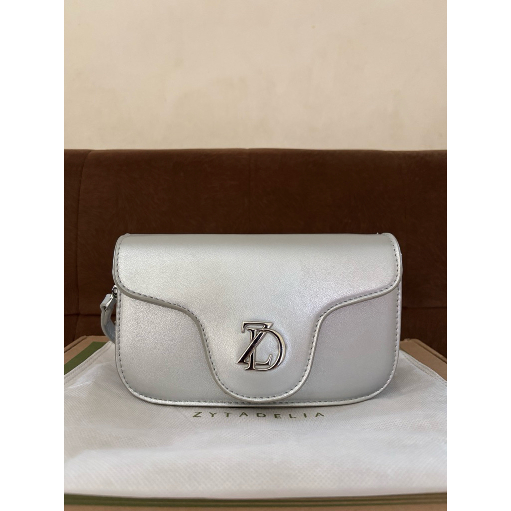 Preloved Tas Zytadelia