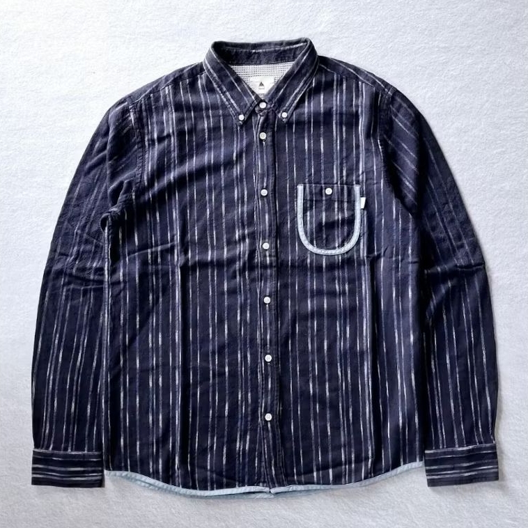 BURTON SNOWBOARD BUTTON DOWN FLANNEL SHIRT