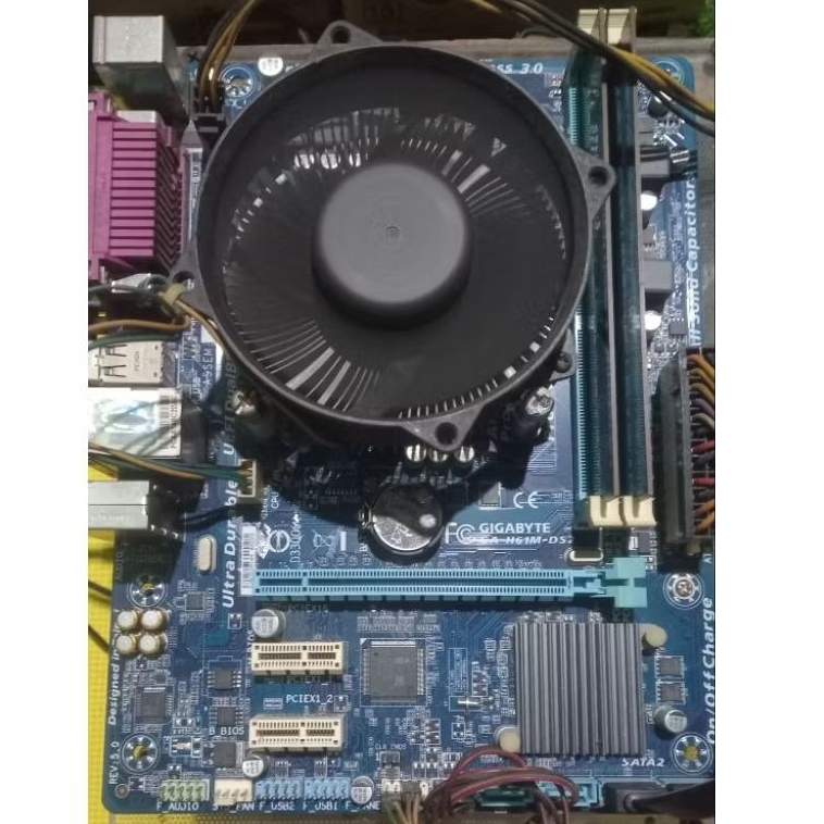 GIGABYTE H61 lga 1155