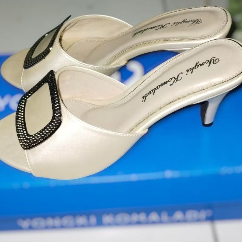 PRELOVED HEELS YONGKI KOMALADI