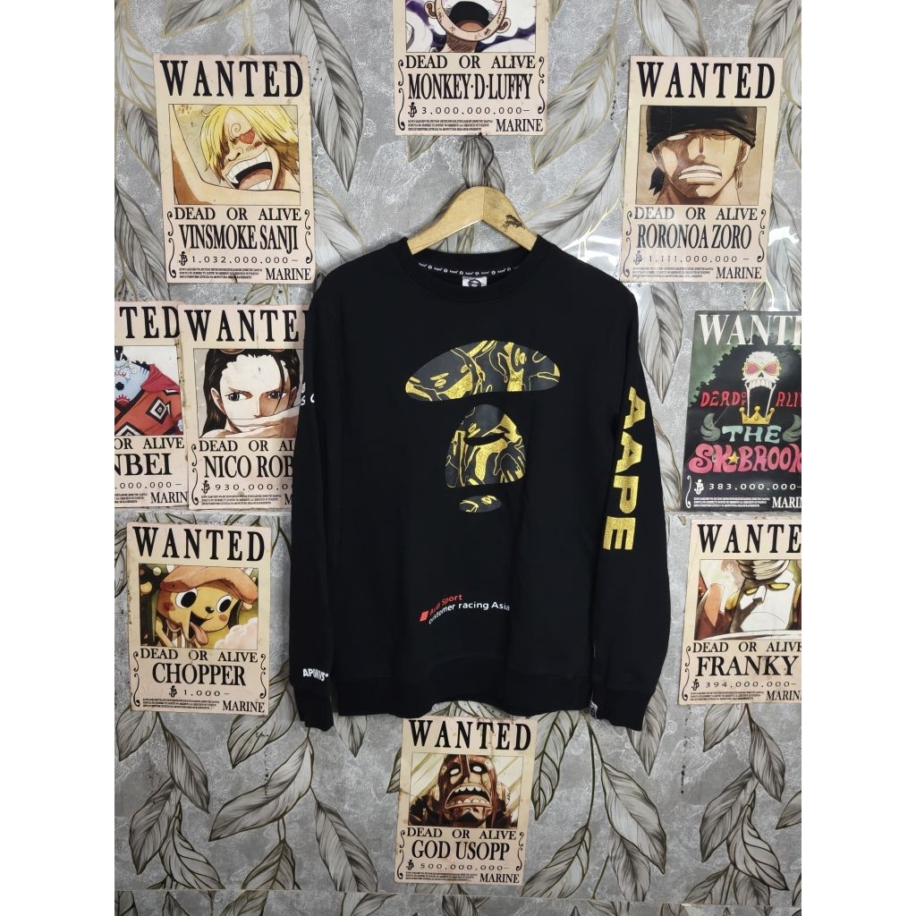 Crewneck aape by a bathing ape