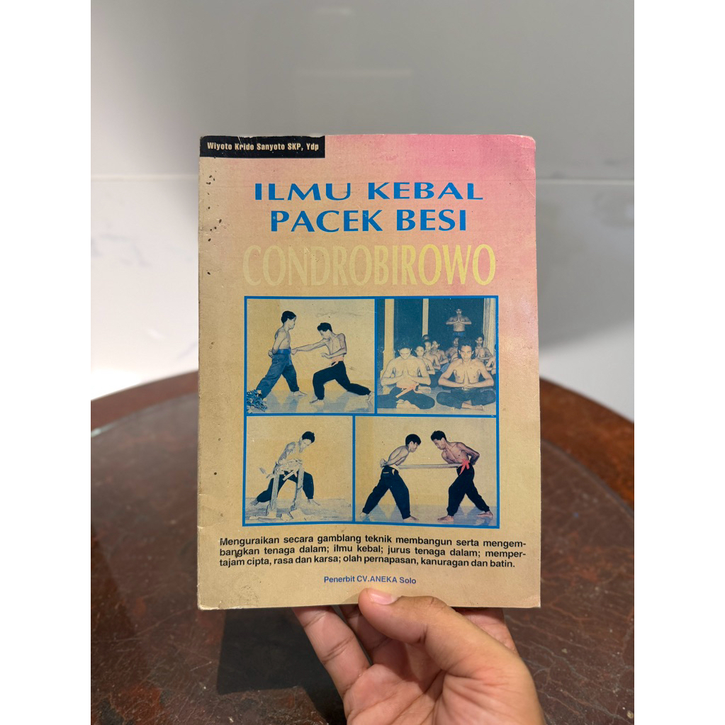 Buku Jadul Ilmu Kebal Pacek Besi Condrobiroto – Langka