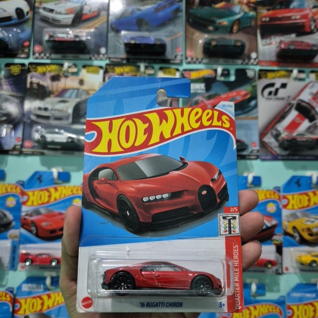 HOT WHEELS BUGATTI CHIRON RED