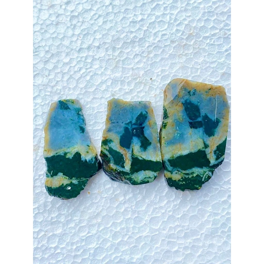 Bongkahan Batu Akik Ijo Garut bercorak antik