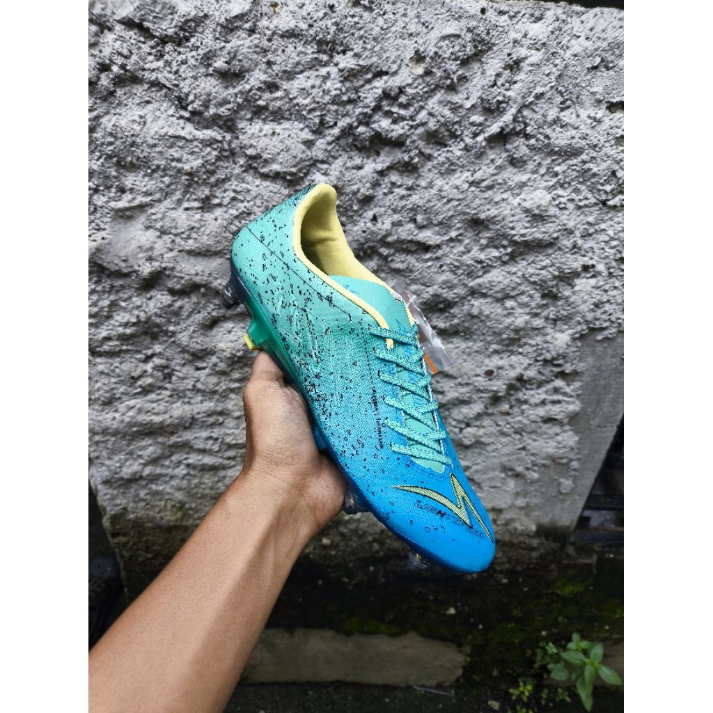 SEPATU BOLA SPECS LIGHTSPEED 4 ELITE SG