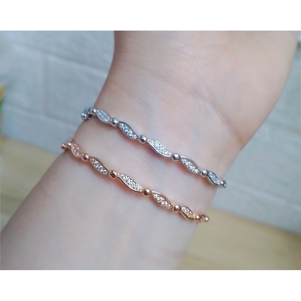 Xuping Premium Gelang bangle ( lingkar kecil,,) motif Baris Daun bulat permata Anti karatan.(aslinya
