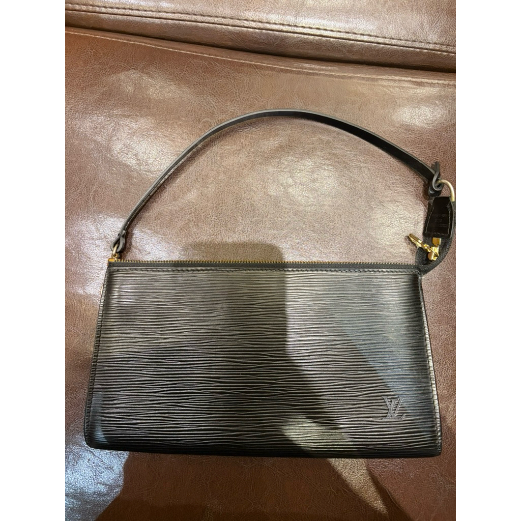 Louis Vuitton Epi Black authentic
