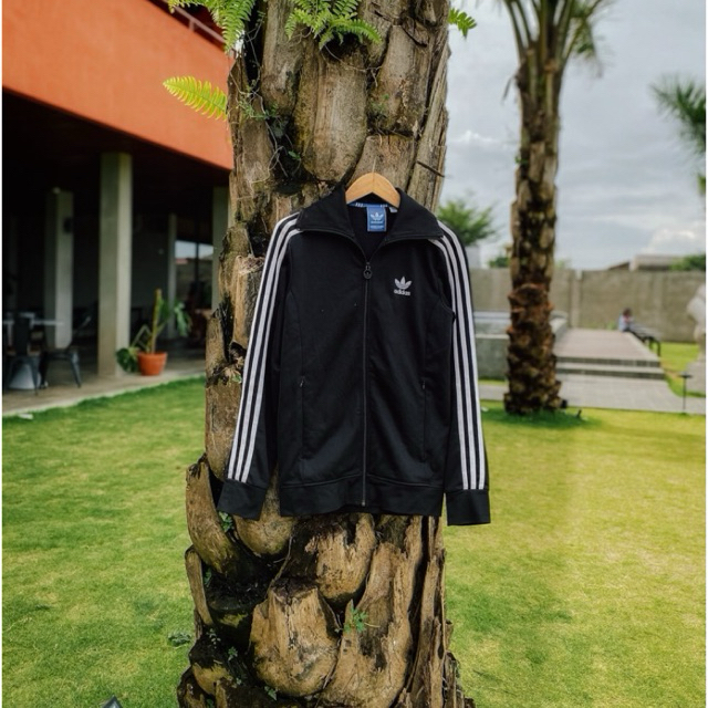 TRACKTOP ADIDAS EUROPA BLACK SERIES