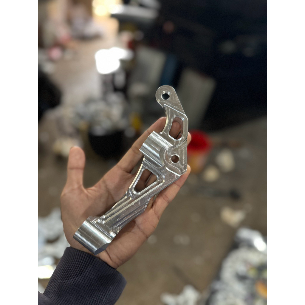 breket kaliper Pitch108 P108 Nmax Aerox disc 260mm 230mm standart alumunium T6061 bisa untuk kaliper