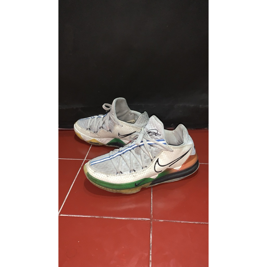 JUAL CEPAT NIKE LEBRON 17 LOW EP ‘GLOW IN THE DARK’ (Art:CD5006-005) Size 43 (27.5cm) US 9.5/ EUR 43