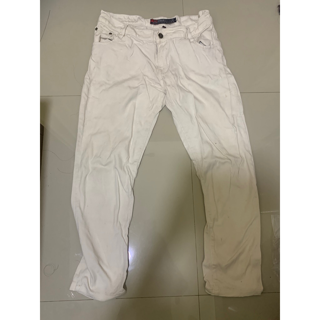 LEVIS PUTIH [PRELOVED]