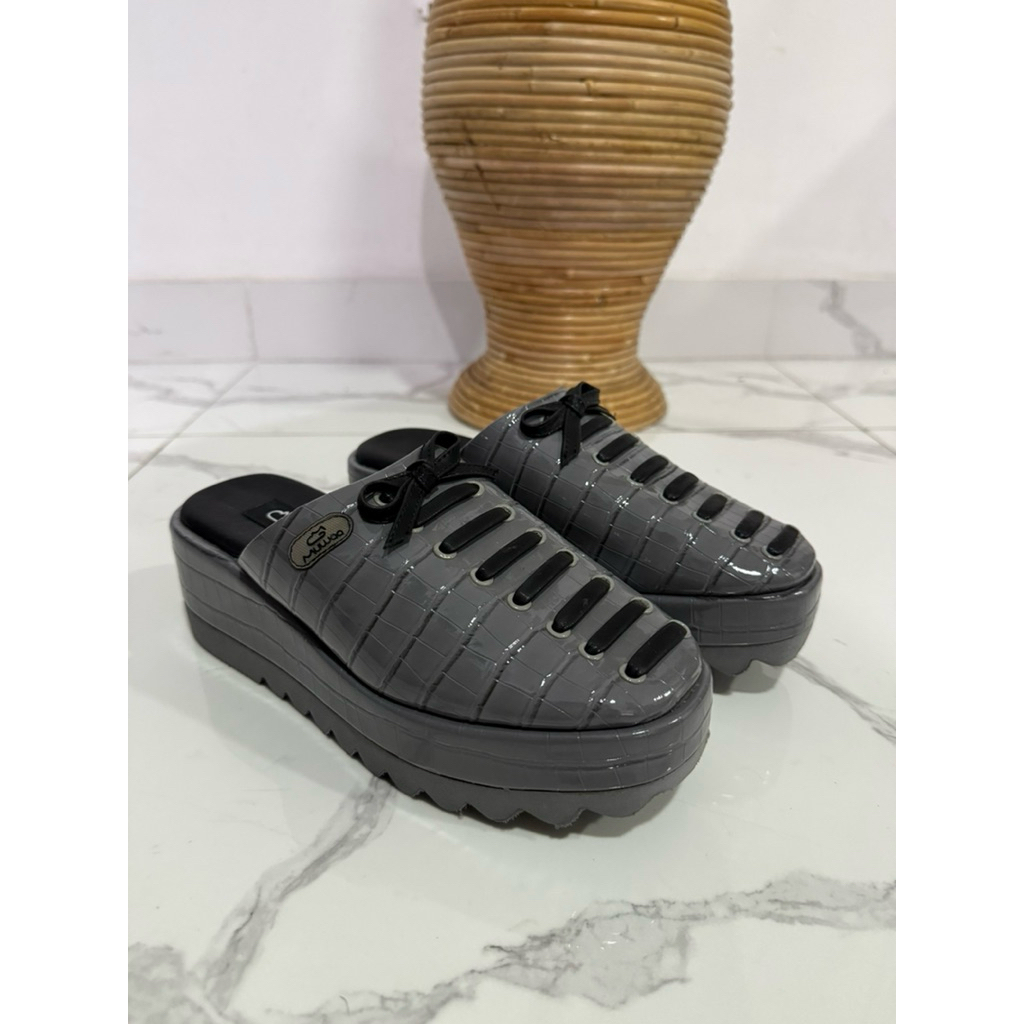 Sepatu Muwaa
