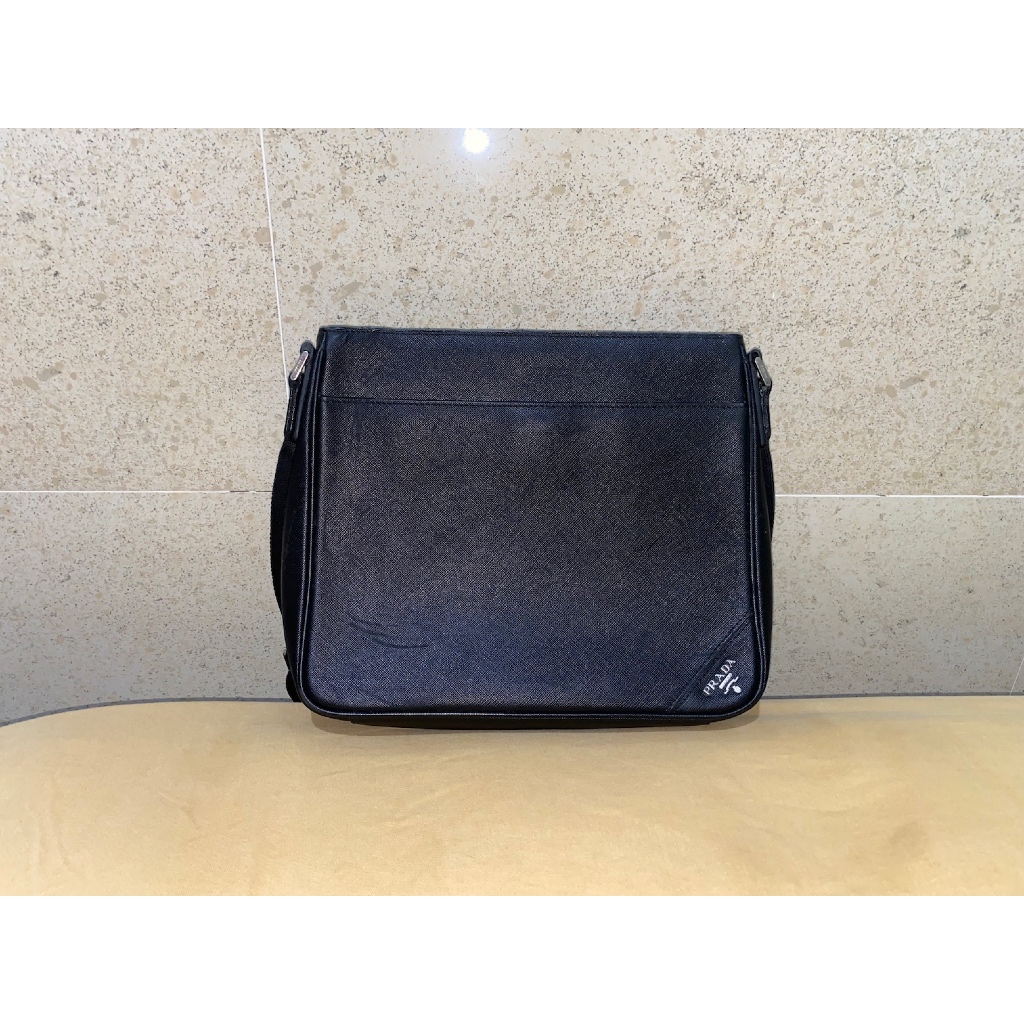 tas sling bag slempang pria cowo brand Prada full kulit leather hitam black LIKE NEW preloved