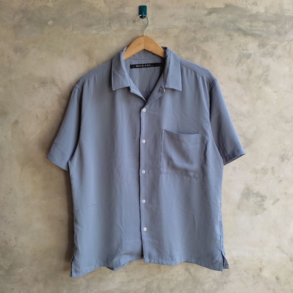 Niko and... Kemeja open collar oversize