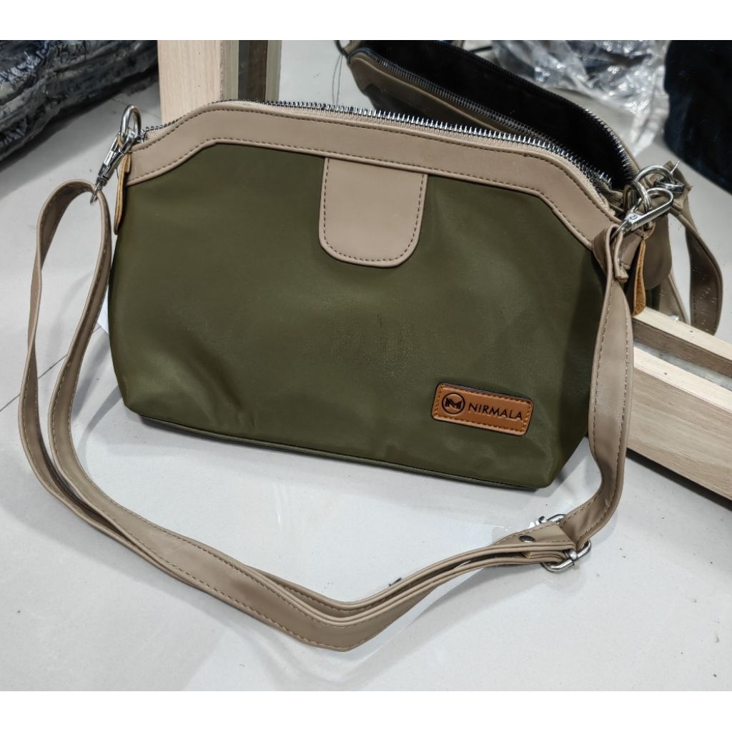 Tas wanita slemepang Nirmala