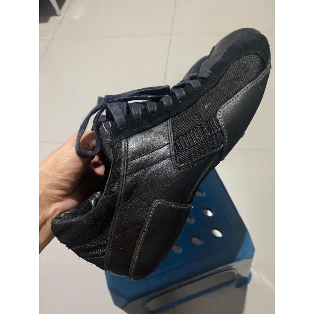 sepatu second full black size 42/265