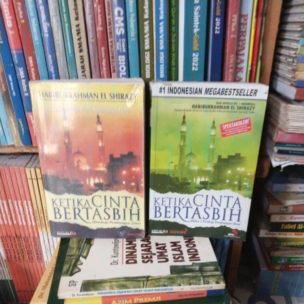 NOVEL KETIKA CINTA BERTASBIH JILID 1&2 SEKEN ORIGINAL