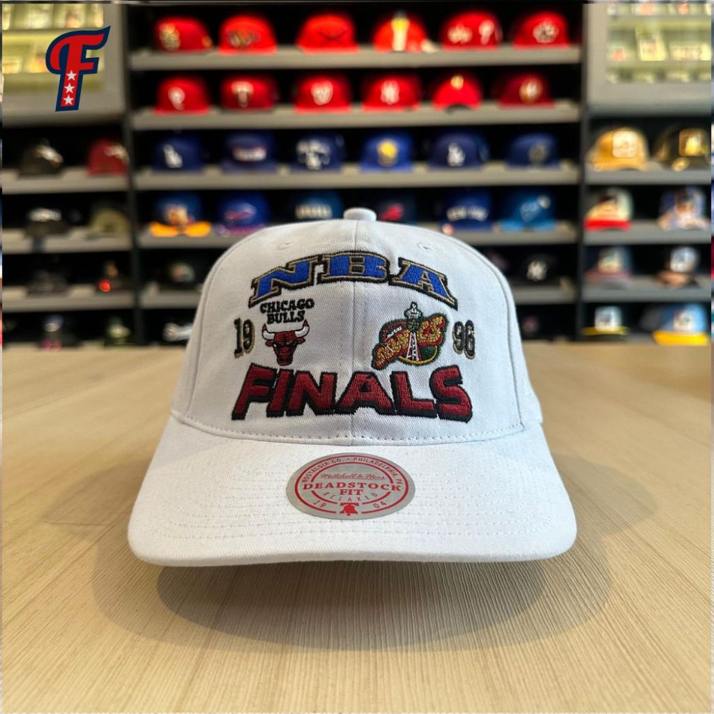 Topi Mitchell and Ness Chicago Bulls Seattle Supersonics Finals 1996 Deadstock Hat Original