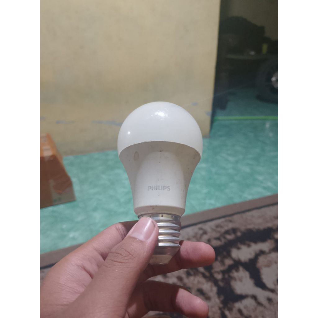LAMPU LED OFF (MATI) PHILIPS LEHER LEBAR