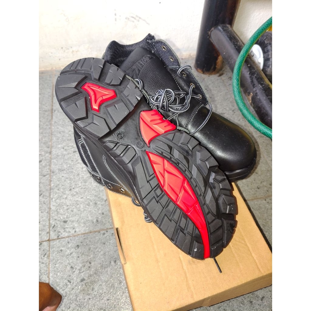 Sepatu Safety Aetos