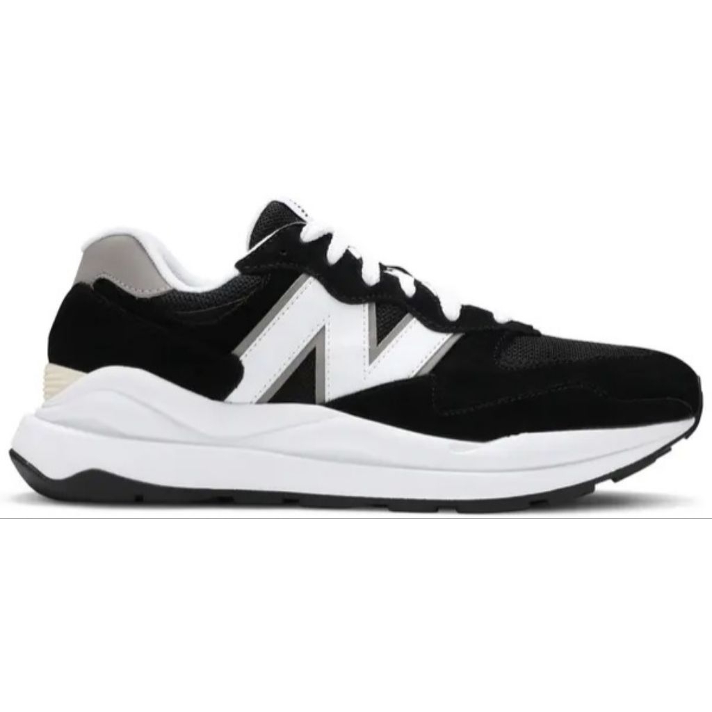 Sepatu NB 5740 Black White SKU M5740CB