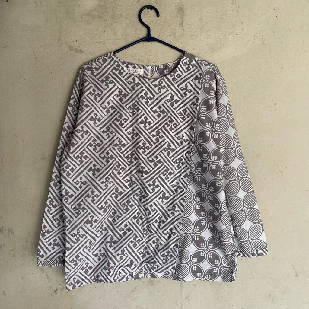 (PL) heclo blouse batik