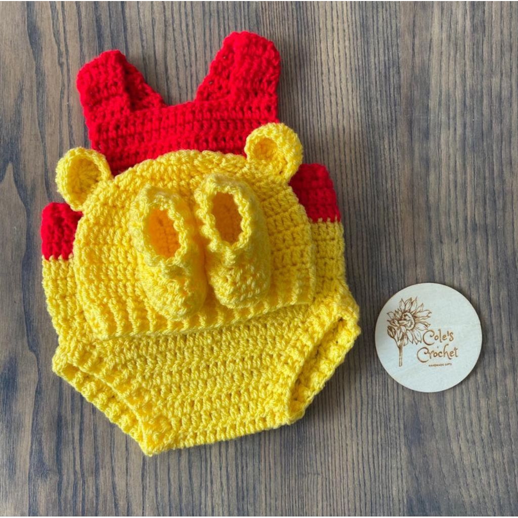 Romper Rajut Bayi Winnie Set – Baju Bayi Rajut Handmade + Topi Telinga + Sepatu Bayi Lucu