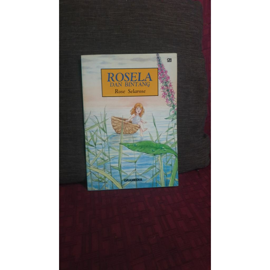 Rosela dan Bintang karya Rose Selarose