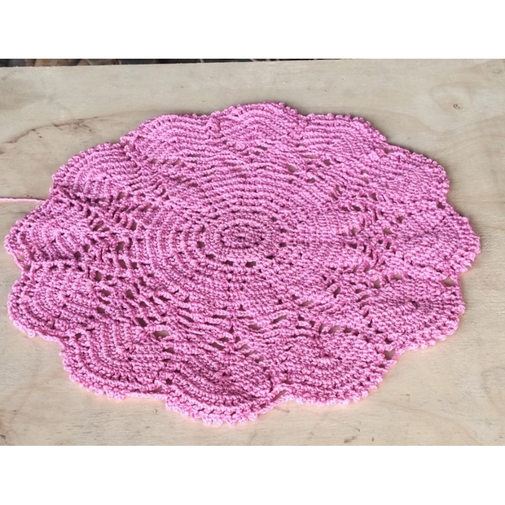 Taplak Meja Bulat Taplak meja Rajut